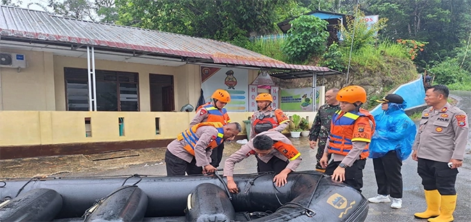 Polri Terjunkan 97 Ribu Personel Tangani Bencana di Sumatera