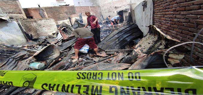 Tragedi Tawuran Makassar 1 Korban Jiwa dan 7 Rumah Hangus