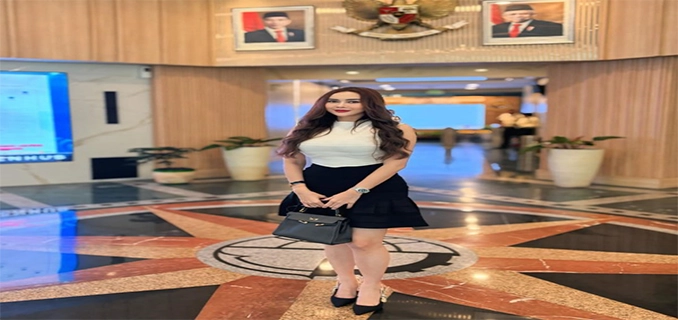 Aura Kasih Stylish 7 Outfit Chic & Tas Mewah Chanel Hermes