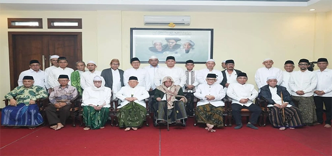 Pertemuan Gus Yahya & Rais Aam PBNU di Lirboyo Jadi Sorotan