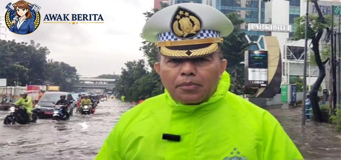 Jalan DI Panjaitan Macet Akibat Banjir Contraflow Untuk Motor