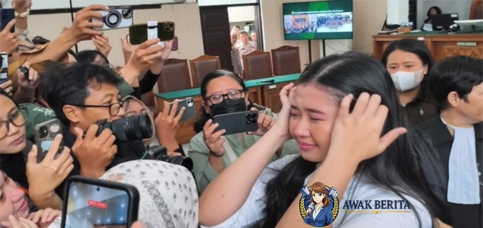 Laras Faizati Menangis Usai Vonis “Saya Bisa Pulang ke Rumah”