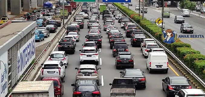 Lalu Lintas Padat di Sejumlah Tol Arah Jakarta Pagi Ini